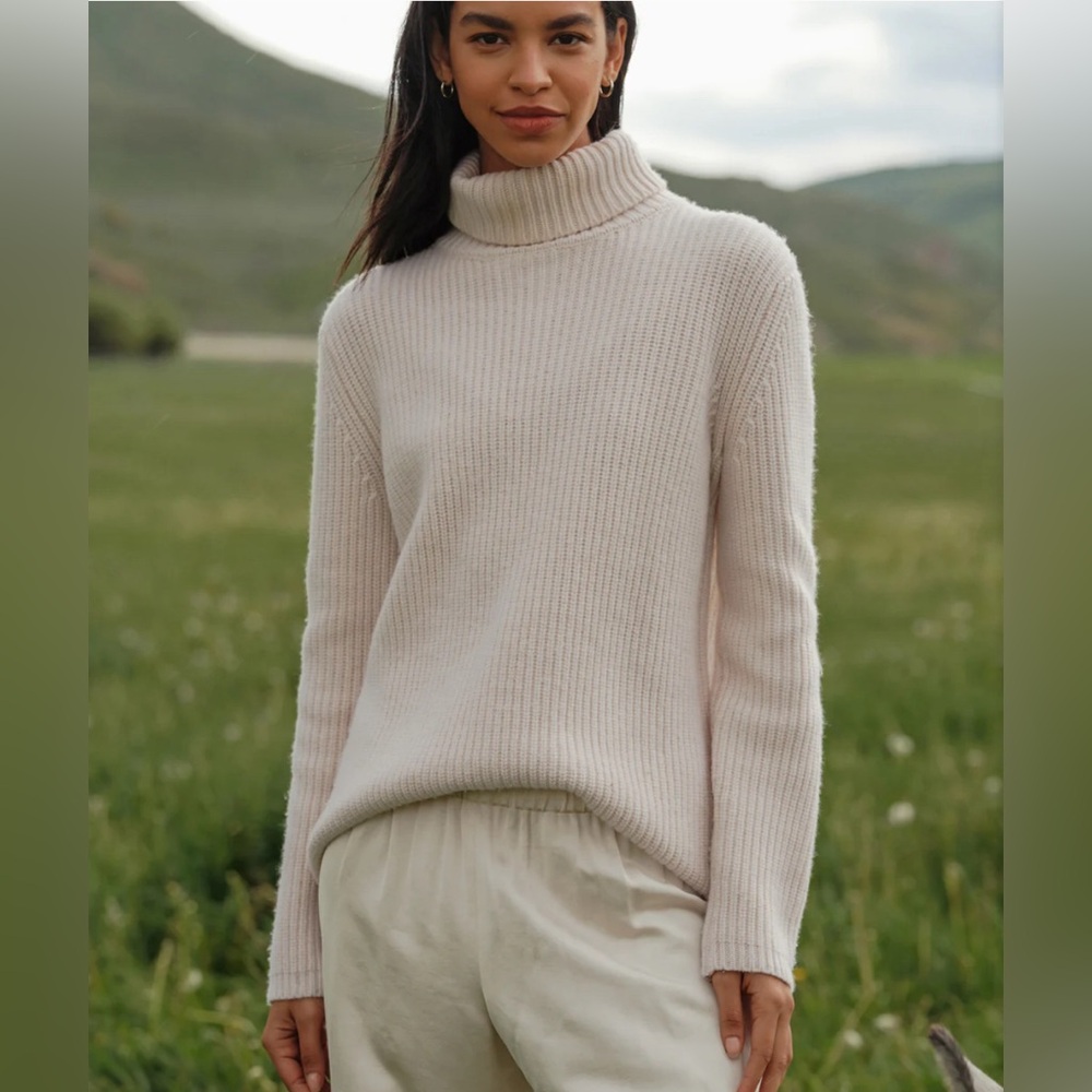 Jenni Kayne 100% Cashmere Turtleneck in Ivory